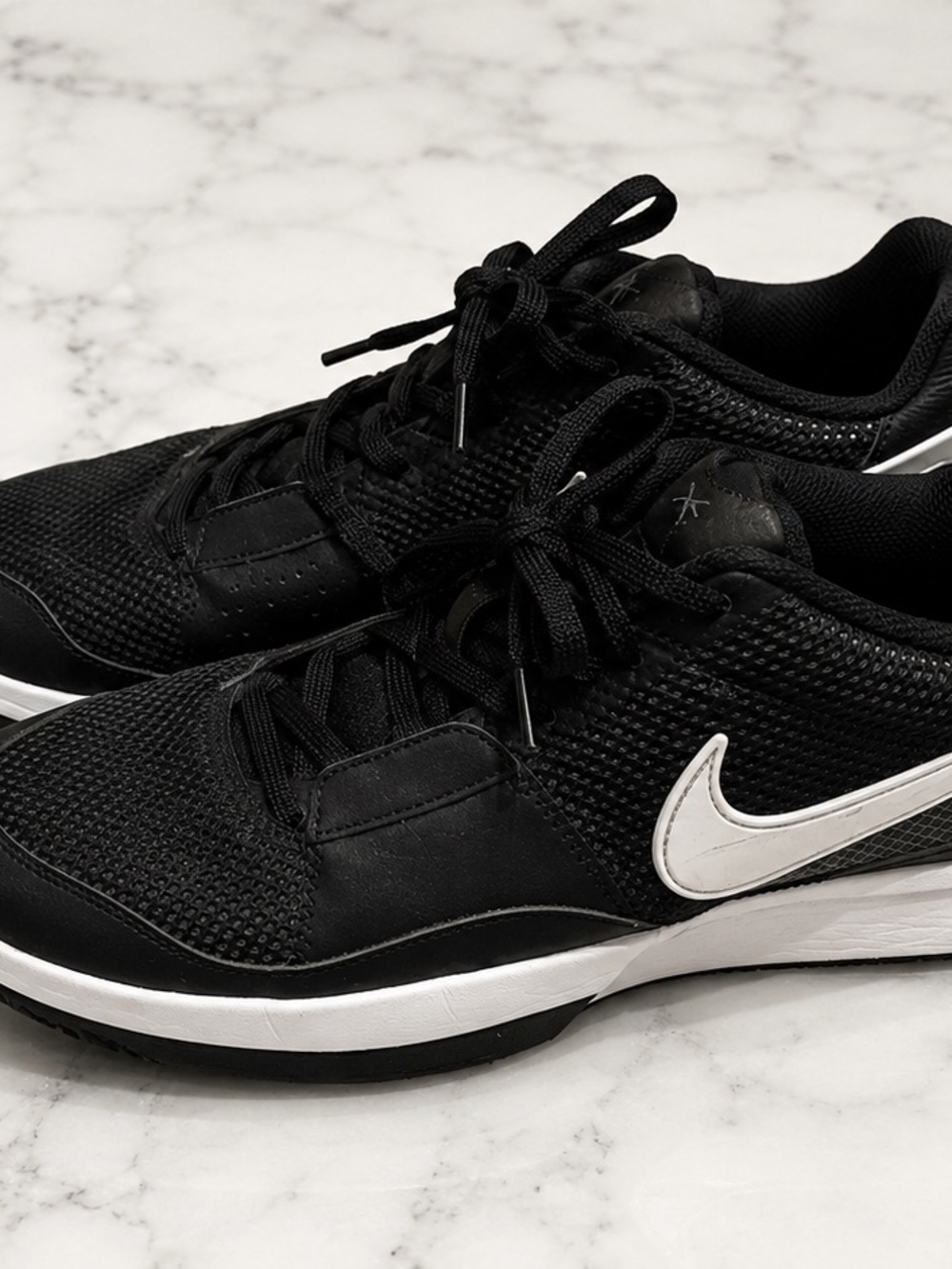 Nike Men's Black and White Sneakers
